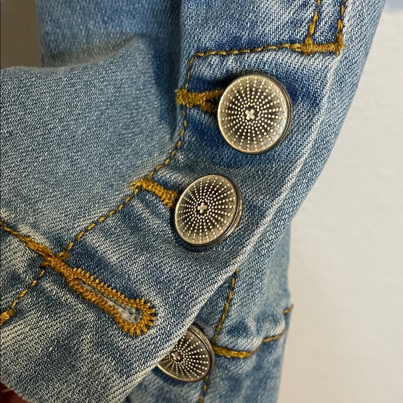 Carol Anderson by Invitation (CAbi) Light Blue Denim Jacket - Picture 3 of 6